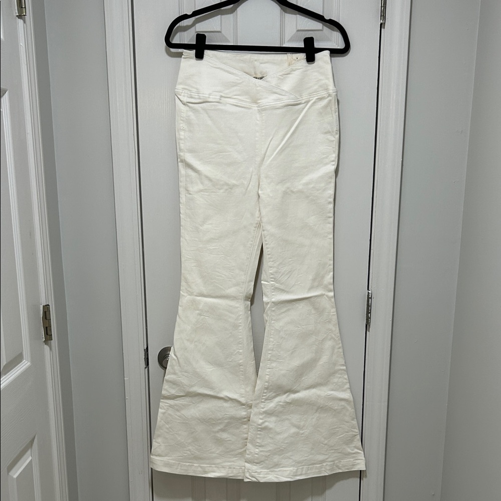 We the Free. Venice Beach High-Rise Flare. Size 29.